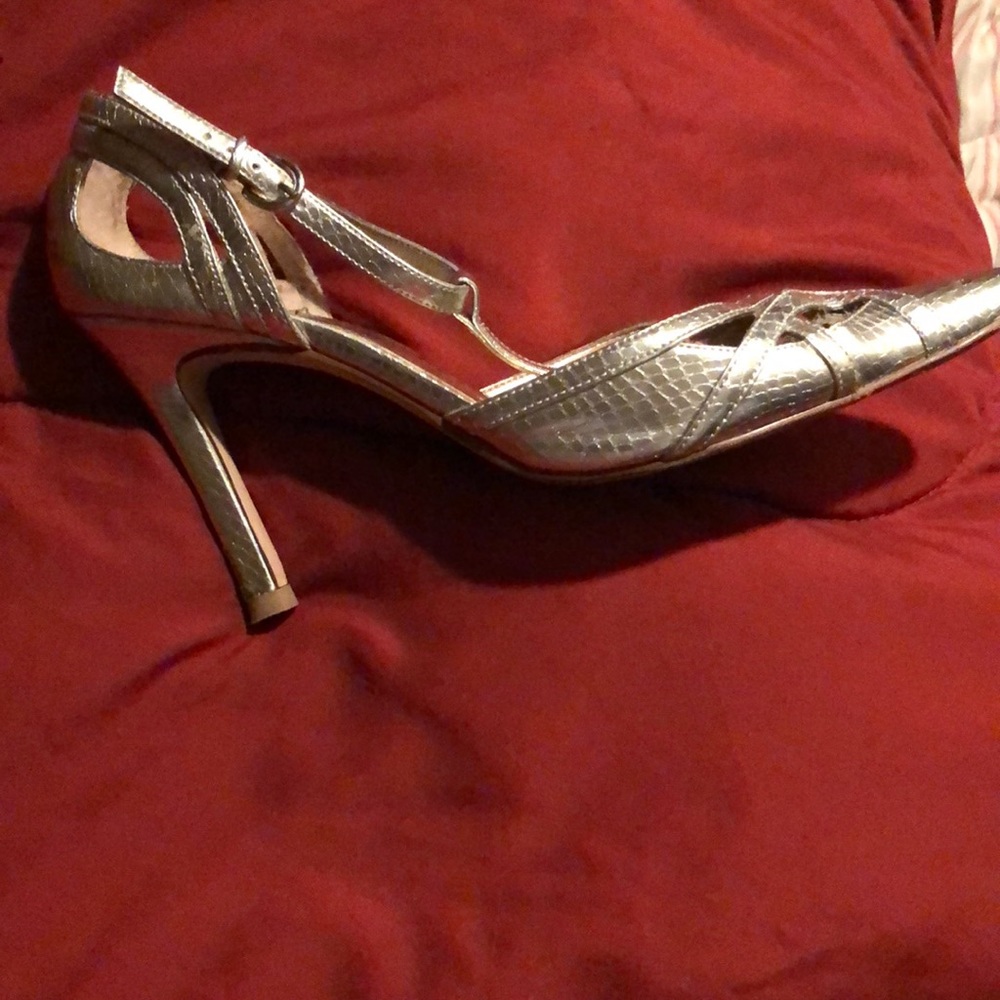 Shoes - Picture 2 of 3